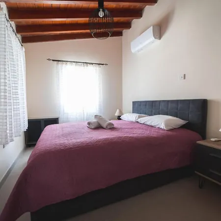 Elite Luxury Ómodosz