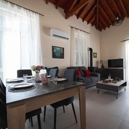 Elite Luxury Ómodosz